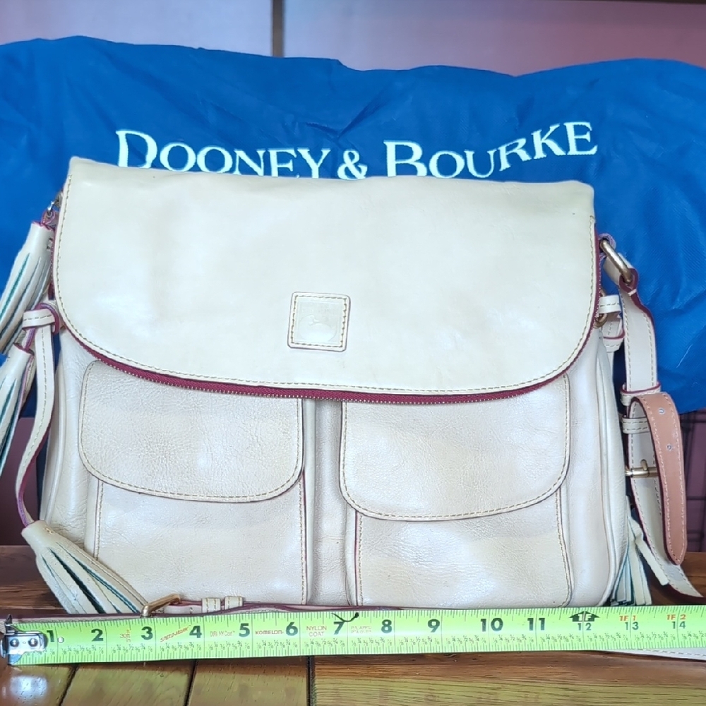 Dooney & Bourke Cream Leather Women's Bag